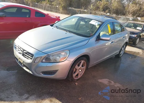 2013 Volvo S60 T5/T5 Platinum/T5 Premier/T5 Premier Plus из США, поврежденный, VIN YV1612FS4D2182205